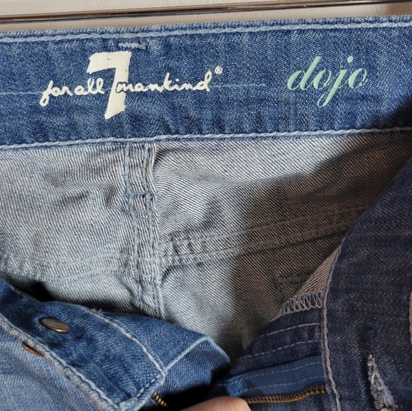 7 For All Mankind Dojo Jeans Women's Size 30 Classic Medium Wash Wide Leg Denim - Picture 4 of 9